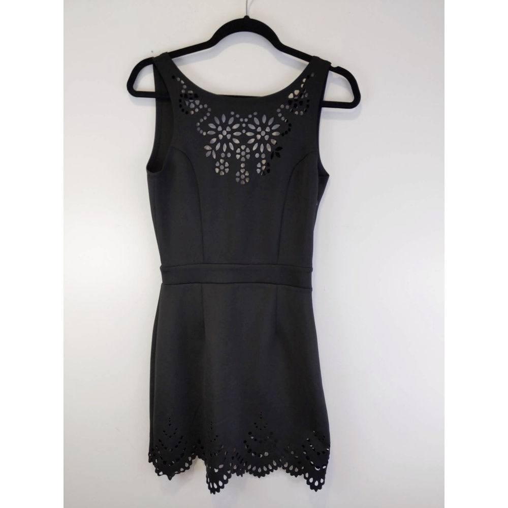 Costa Blanca Black Cutout Scallop Skater D…